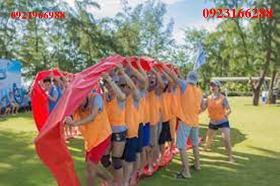 cho thuê vòng tròn đồng đội chơi team building , dụng cụ chơi bánh xe đồng đội 